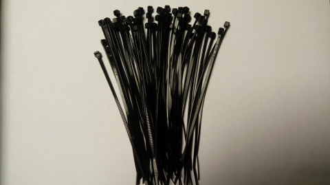 Taśma kablowa 7,6x200 CZARNA